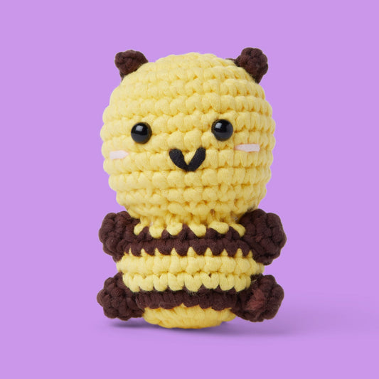 Bella the Bee - Happy Zoo Beginners Crochet Kit - Perfect Gift with Step-by-Step Video Tutorial