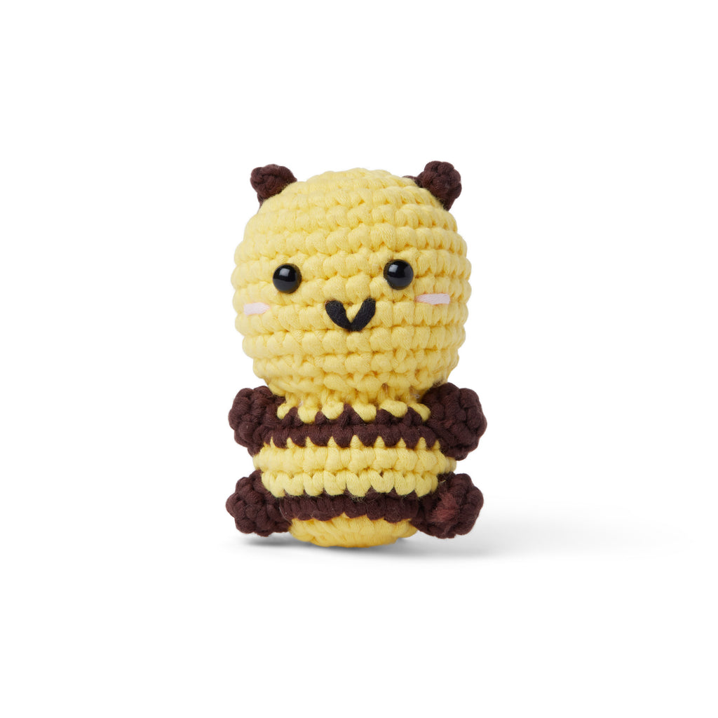 Bella the Bee - Happy Zoo Beginners Crochet Kit - Perfect Gift with Step-by-Step Video Tutorial