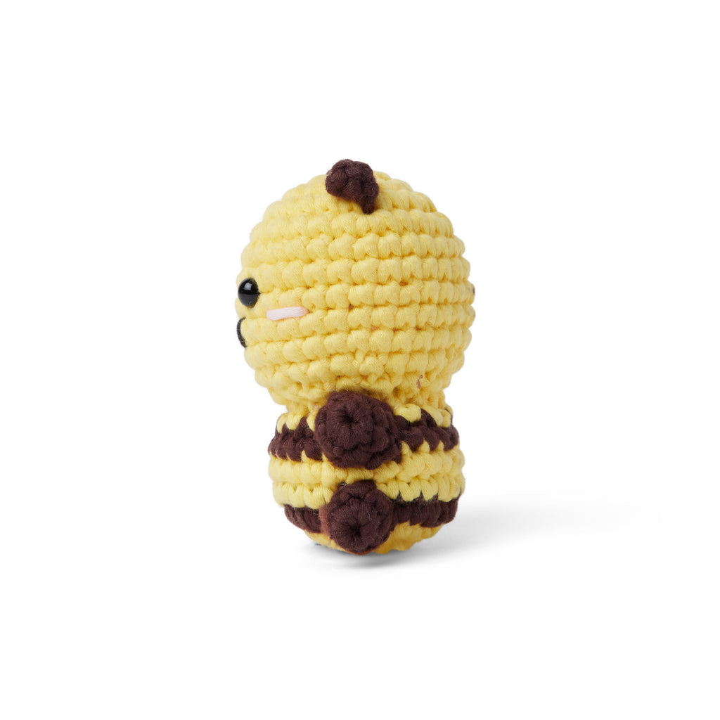 Bella the Bee - Happy Zoo Beginners Crochet Kit - Perfect Gift with Step-by-Step Video Tutorial